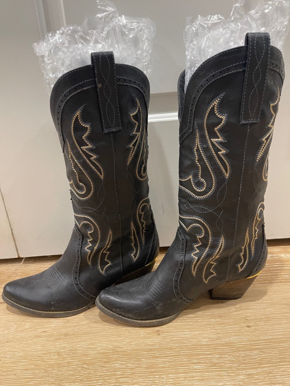 Ride Em’ Cowgirl in these Boots🤠